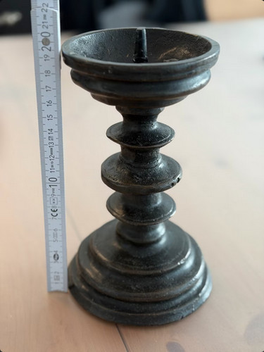 Schwerer schwarzer